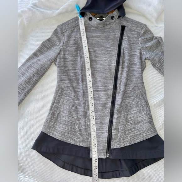 Women’s Lululemon Athletica gray hooded Bust A Move zipped Jacket Sz‎ small - Picture 8 of 16